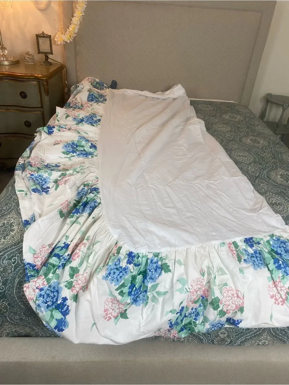 Ralph Lauren Vintage floral Bed skirt with Blue & Pink Floral Ruffle